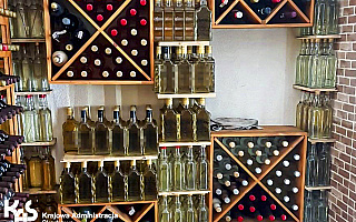 Zlikwidowano nielegalną bimbrownię. Kilkaset litrów alkoholu zabezpieczono Zlikwidowano nielegalną bimbrownię. Kilkaset litrów alkoholu zabezpieczono